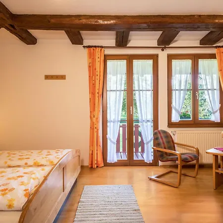 Risthof 3 *